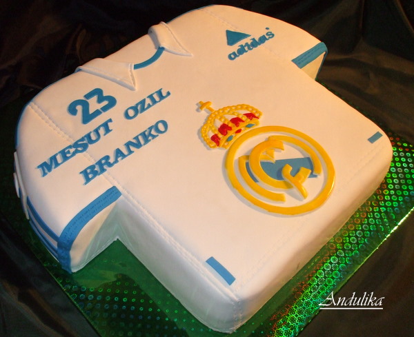 9 Dres Real Madrid